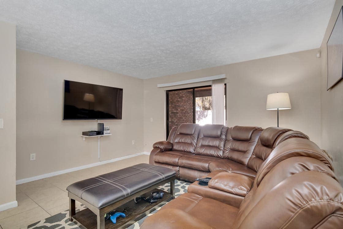 sober living | Real Recovery Sober Living Brandon Property 620 Kings Oaks Ct Brandon 5