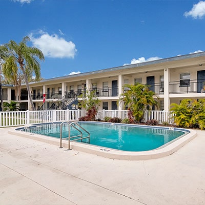 addiction treatment | sober living halfway house apartments st petersburg florida exterior view pool